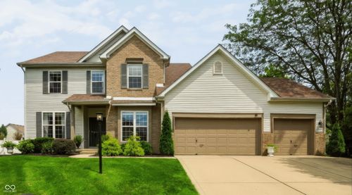 8315 Bent Oak Dr, Indianapolis, IN, 46236-6370 | Card Image