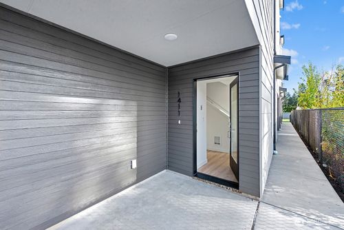 1411 Sw 111th Ln, Seattle, WA, 98146 | Card Image