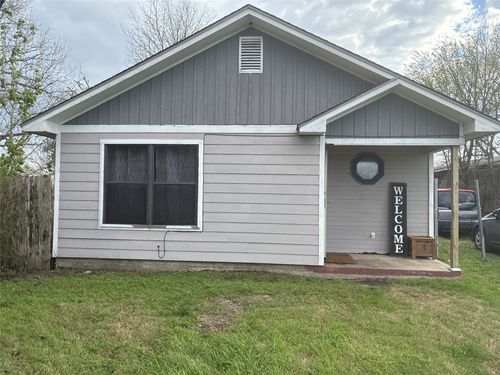 402 E Spruce St, West, TX, 76691-1639 | Card Image