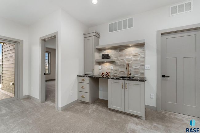 8611 W Shoreline Pl, Townhouse with 3 bedrooms, 3 bathrooms and null parking in Sioux Falls SD | Image 16