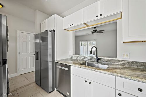 6111 Lake Front Dr, FORT MYERS, FL, 33908-4450 | Card Image
