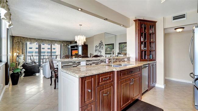 APT-907 - 322 Buchanan St, Condo with 2 bedrooms, 2 bathrooms and null parking in Hollywood FL | Image 12