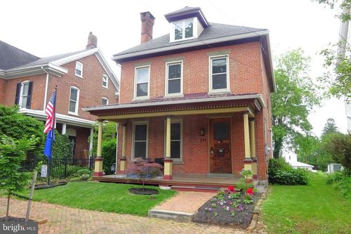 145 S Washington St, GREENCASTLE, PA, 17225-1331 | Card Image
