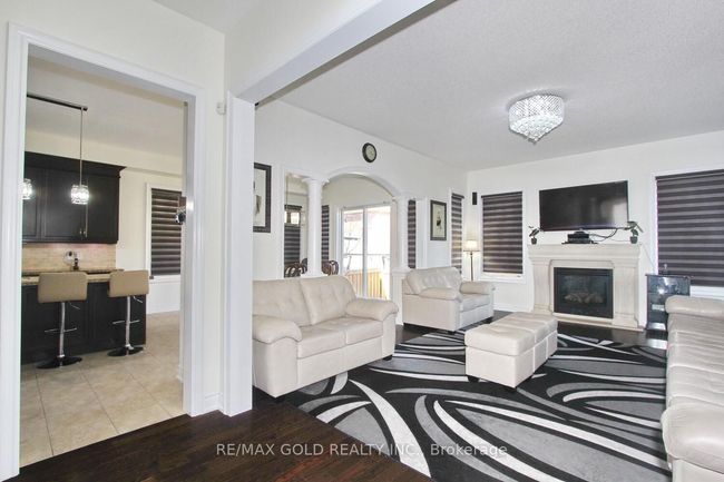 14 Ladbrook Cres, House other with 7 bedrooms, 5 bathrooms and 4 parking in Brampton ON | Image 10