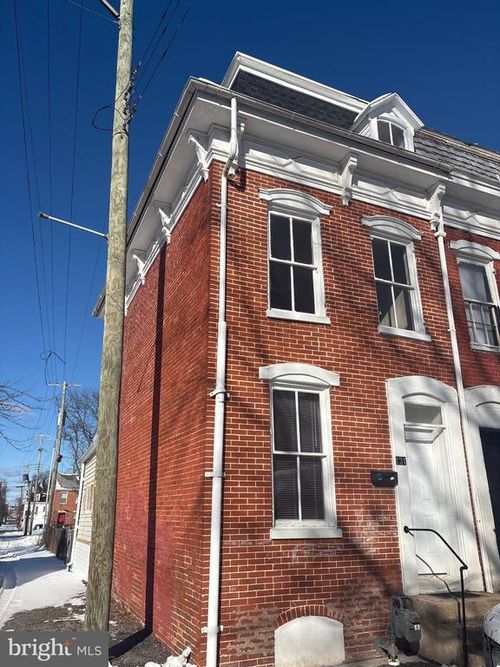 131 E Maple St, YORK, PA, 17401-2717 | Card Image