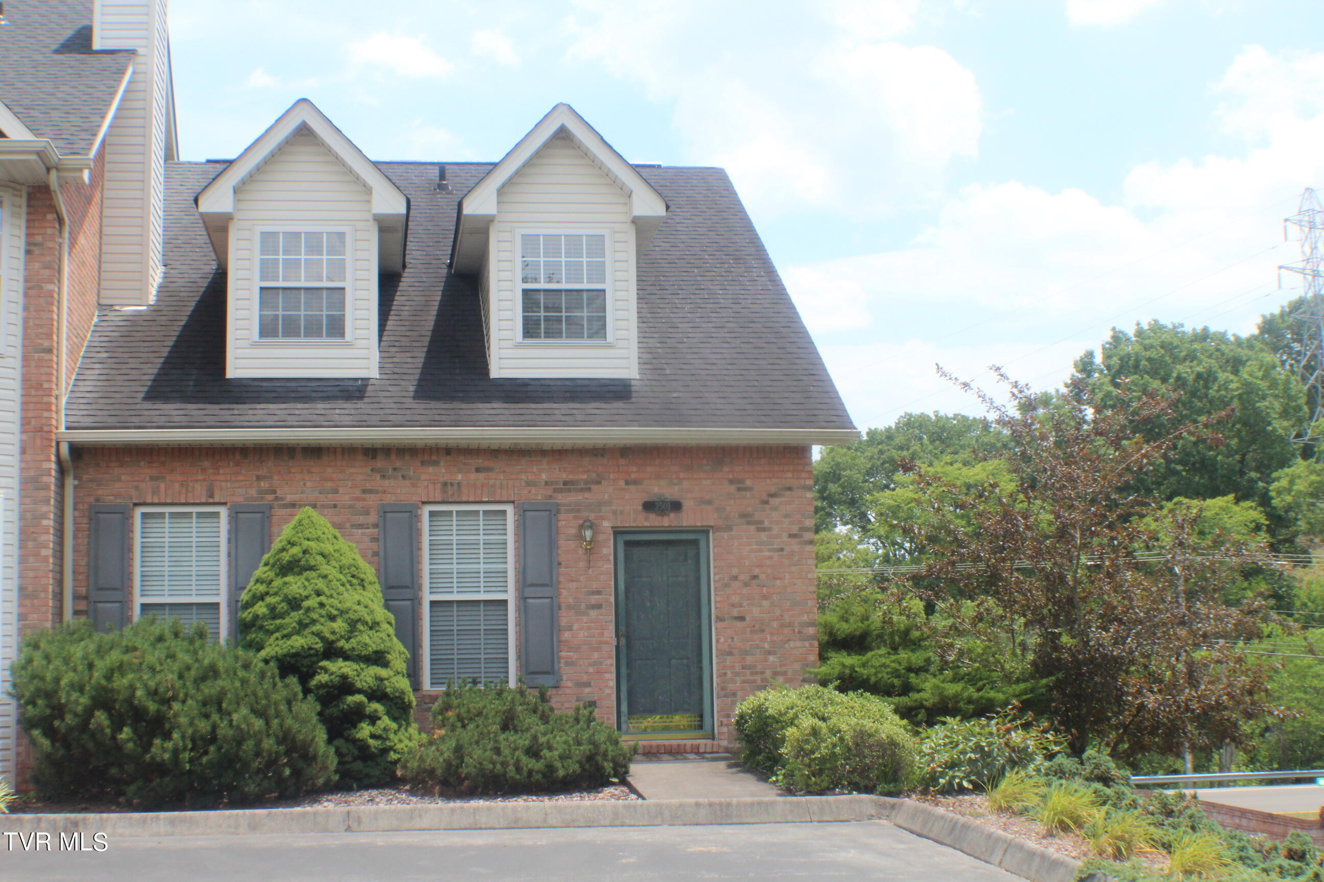 Cloister Ln, Kingsport, TN 37660