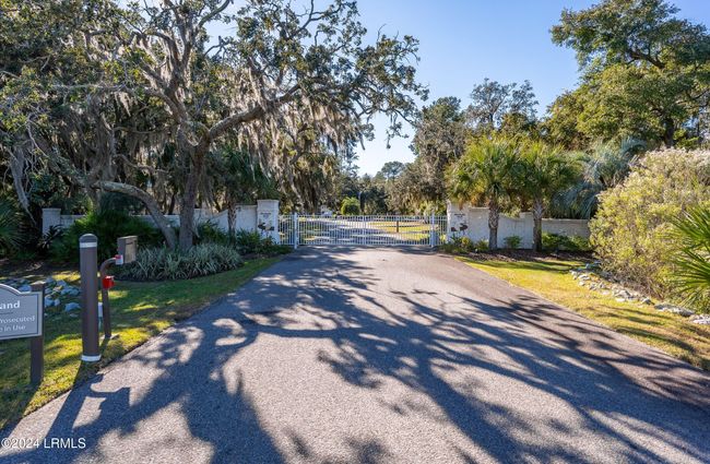 40 Front Street, House other with 5 bedrooms, 3 bathrooms and null parking in St. Helena Island SC | Image 81
