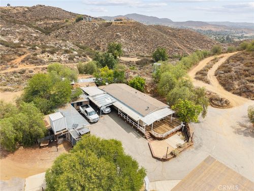 23900 Fellow Way, Perris, CA, 92570-8045 | Card Image