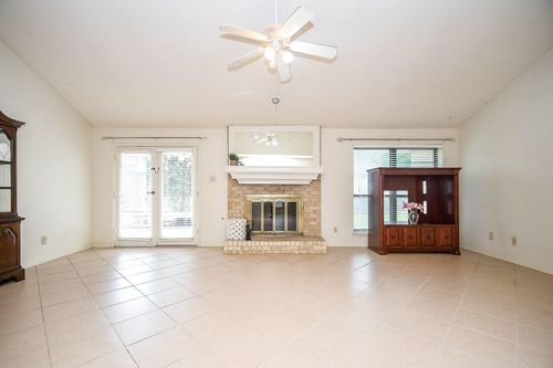 4902 Rainwater Dr, Pasadena, TX, 77505-2921 | Card Image
