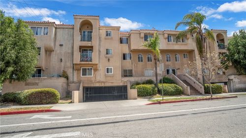 313-6100 Rugby Ave, Huntington Park, CA, 90255-7142 | Card Image