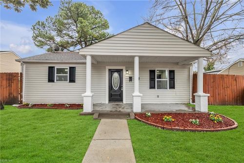 901 Lasser Dr, Norfolk, VA, 23513-2918 | Card Image