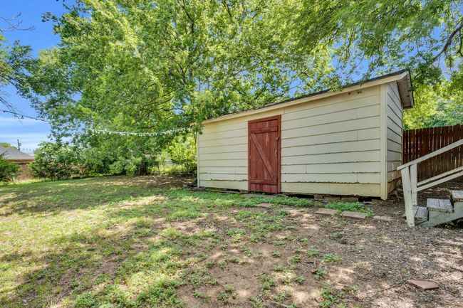 214 Hill Ln, House other with 3 bedrooms, 2 bathrooms and null parking in Red Oak TX | Image 4