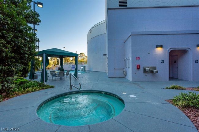 1201 - 360 E Desert Inn Rd, Condo with 2 bedrooms, 3 bathrooms and null parking in Las Vegas NV | Image 34