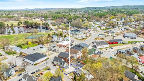 4 Franklin St, Pittsfield, NH, 03263-3307 | Card Image