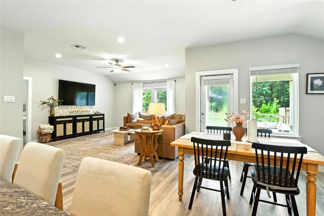 621 Little Spring Ct, House other with 4 bedrooms, 2 bathrooms and 2 parking in Anahuac TX | Image 11