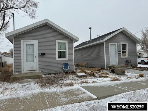 935 8th St, Rock Springs, WY, 82901-5315 | Card Image