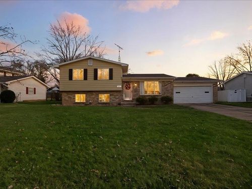 4341 Staunton Dr, Swartz Creek, MI, 48473-8278 | Card Image