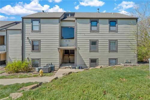 1300 Westbrooke St, Lawrence, KS, 66049-4047 | Card Image