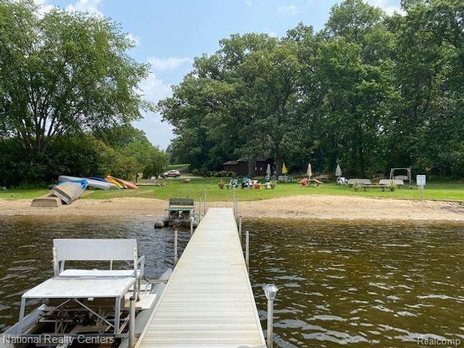 Kayaks & Canoes available lakeside | Image 39