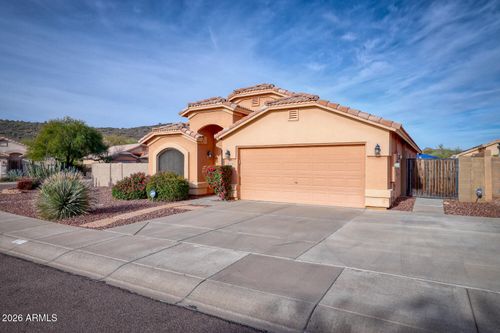 2206 E Ruby Ln, Phoenix, AZ, 85024-8661 | Card Image