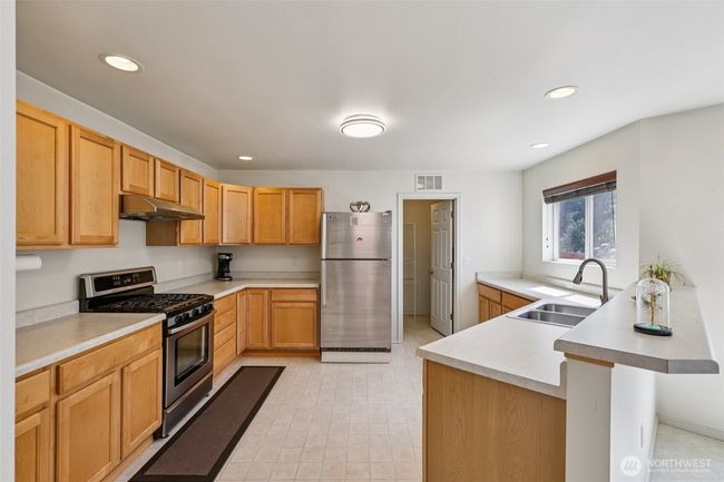 29709 217 Th Pl Se, House other with 3 bedrooms, 3 bathrooms and 2 parking in Kent WA | Image 11