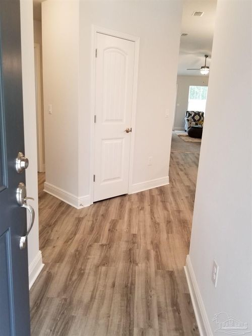 22a-1022 Brimwood Cir, Cantonment, FL, 32533-9516 | Card Image