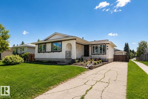 10439 36a Ave Nw, Edmonton, AB, T6J2H7 | Card Image