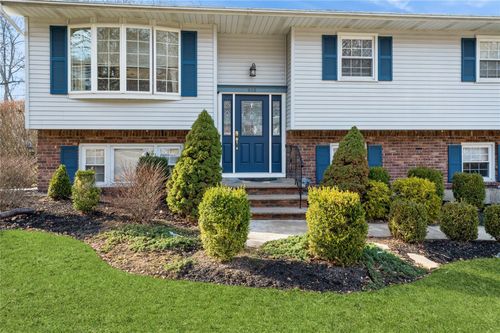 910 Ashland St, Valley Cottage, NY, 10989-2613 | Card Image