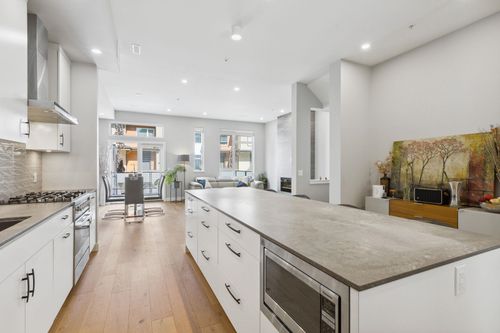 4684 Capilano Rd, North Vancouver, BC, V7R4K3 | Card Image