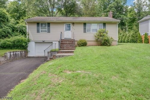 868 River Rd, Chatham Twp, NJ, 07928-1047 | Card Image