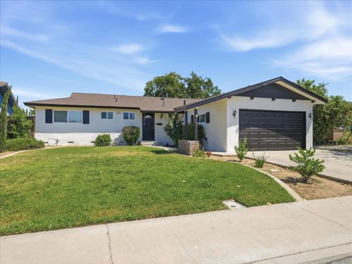 649 W Ashcroft Ave, Clovis, CA, 93612-4811 | Card Image