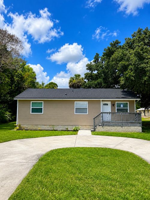 2405 N 44th St, Fort Pierce, FL, 34946-1532 | Card Image