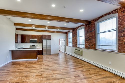 4c-402 River St, Haverhill, MA, 01832 | Card Image