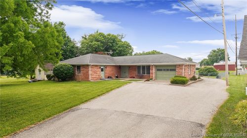 109 S Poplar St, New Washington, IN, 47162-8501 | Card Image