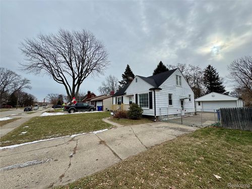 3734 Capitol Ave, Warren, MI, 48091-1937 | Card Image