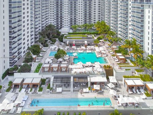 apt-420-2301 Collins Ave, Miami Beach, FL, 33139-1635 | Card Image