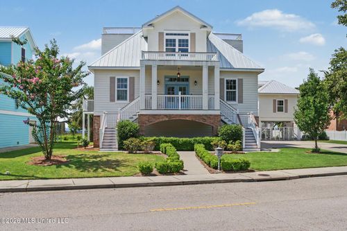 715 2nd Street, Gulfport, MS, 39501 | Card Image