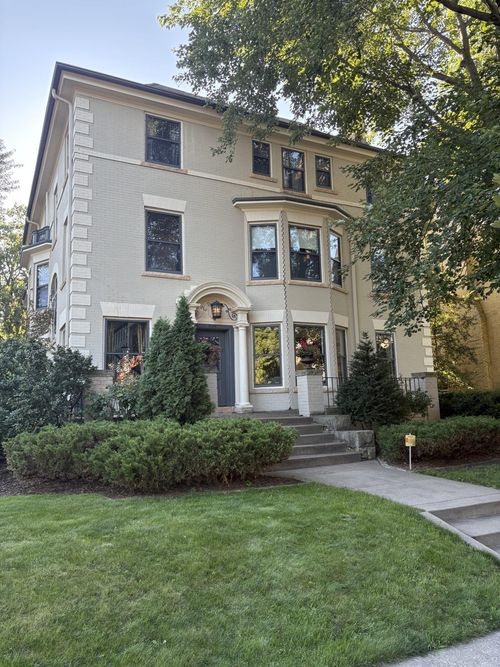 1801 Dupont Ave S, Minneapolis, MN, 55403-3068 | Card Image