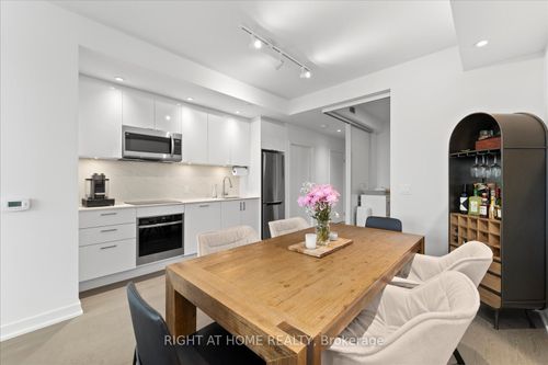 2011-1928 Lake Shore Blvd W, Toronto, ON, M6S0B1 | Card Image