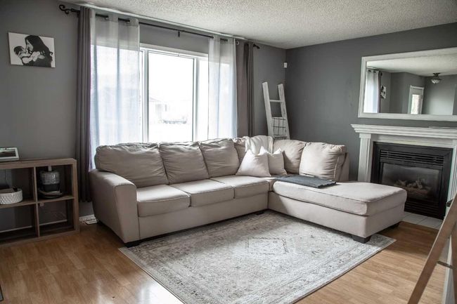10513 106 Street, House other with 4 bedrooms, 2 bathrooms and 4 parking in High Level AB | Image 9