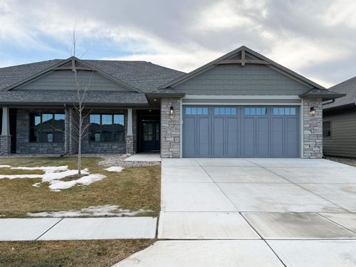 7107 E Copper Stone Cir, Sioux Falls, SD, 57101 | Card Image