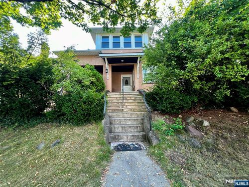 114 Cloverdale Ave, Paramus, NJ, 07652-2518 | Card Image