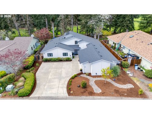 1827 Nw Doral St, McMinnville, OR, 97128-2447 | Card Image