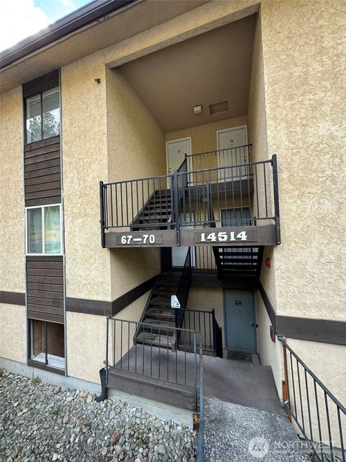 w68-14514 127th Ave Ne, Kirkland, WA, 98034-1233 | Card Image