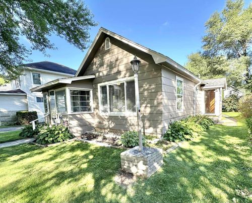 607 7th St, MOSINEE, WI, 54455-1302 | Card Image