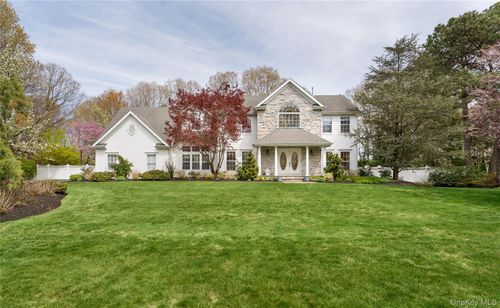 9 Framingham Lane, Brookhaven, NY, 11786 | Card Image
