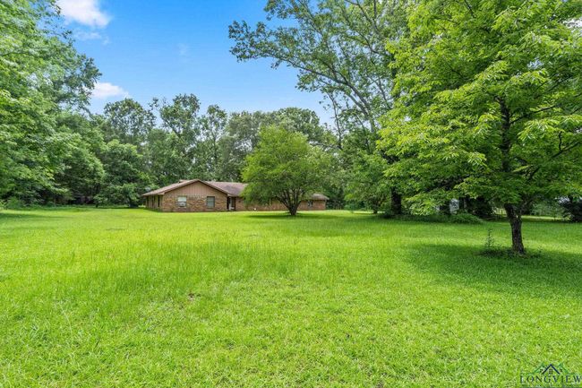 8103 Us Highway 259 N, House other with 4 bedrooms, 3 bathrooms and null parking in Omaha TX | Image 5