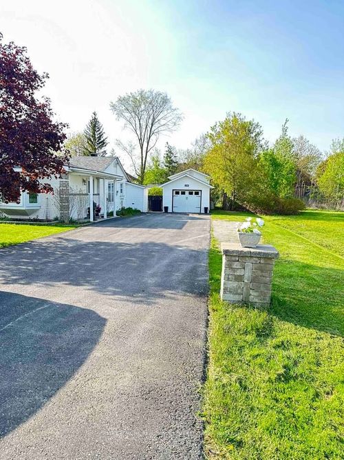 338 Little Ave, Barrie, ON, L4N2Z6 | Card Image