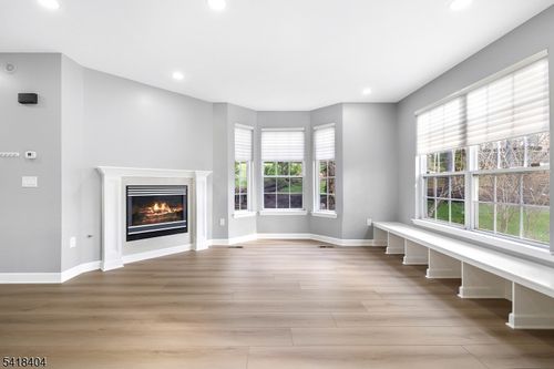 3 Caroline Foster Ct, Morristown, NJ, 07960-2774 | Card Image