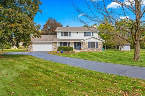 S83W32784 N Oak Tree Court, Mukwonago, WI, 53149 | Card Image